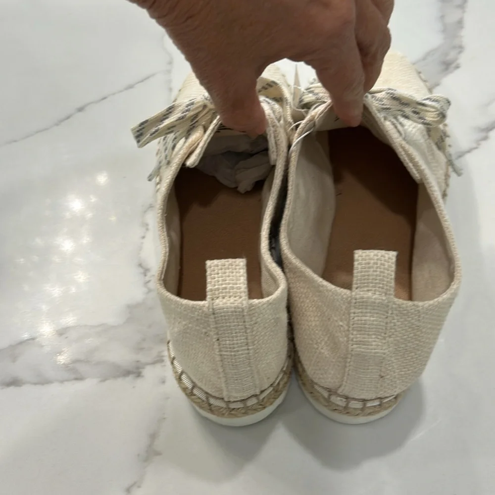 Universal Thread New With Tags Cream Joelle Espadrille Lace Up Shoes. Size 8 1/2